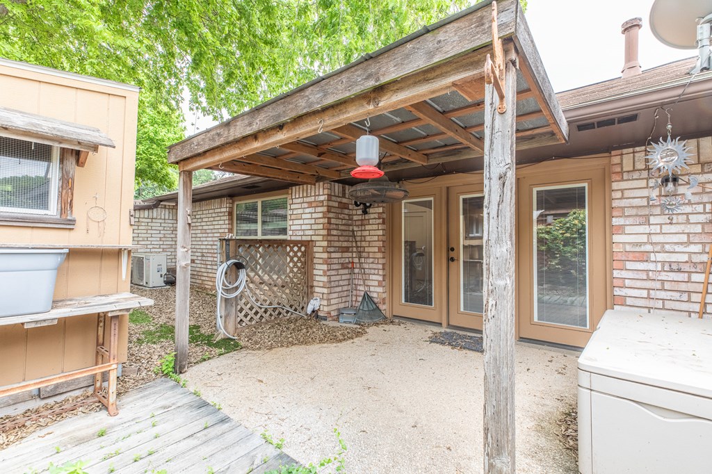 main property photo 17