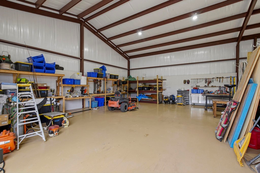 main property photo 40