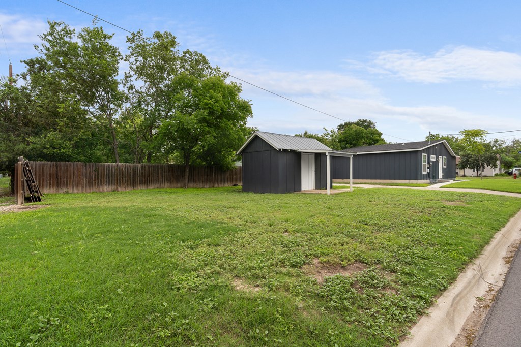 main property photo 19
