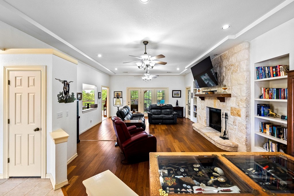 main property photo 7