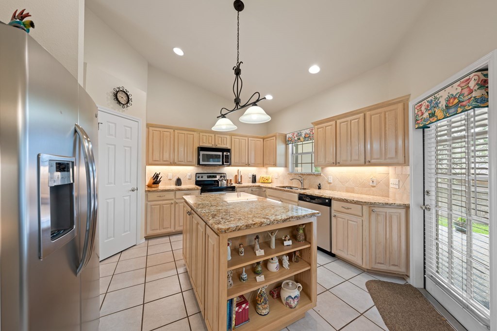 main property photo 12