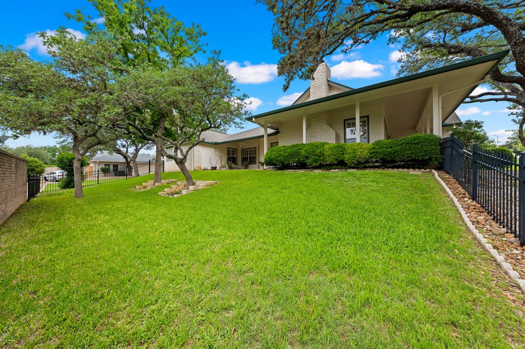 main property photo 23