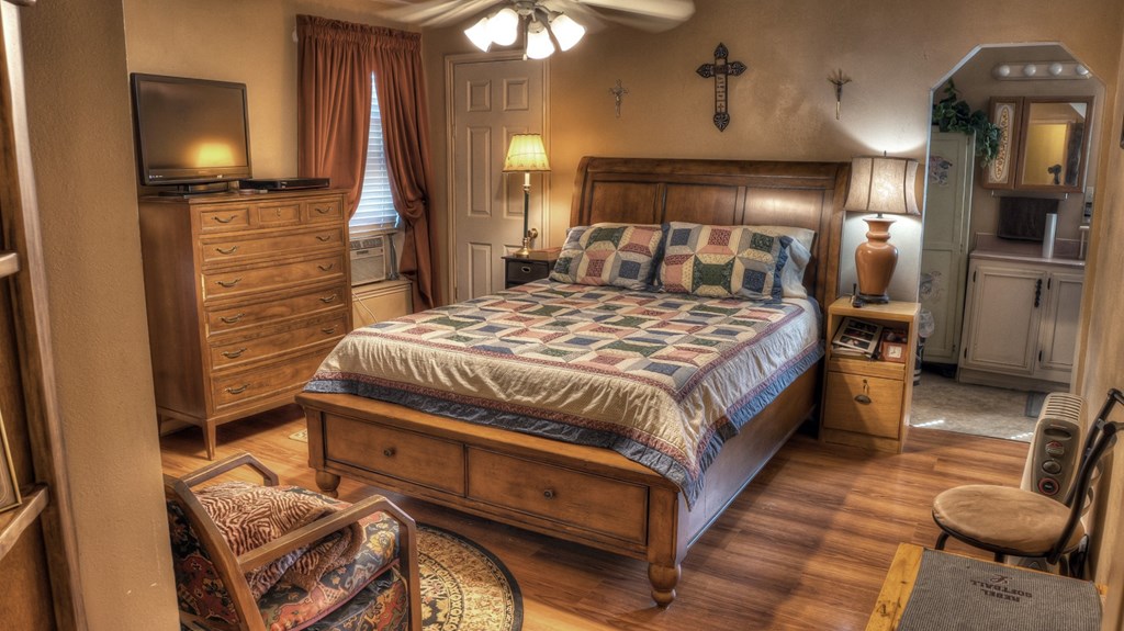 main property photo 31
