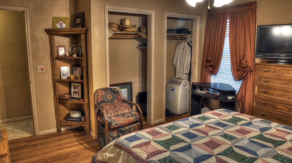 main property photo 32