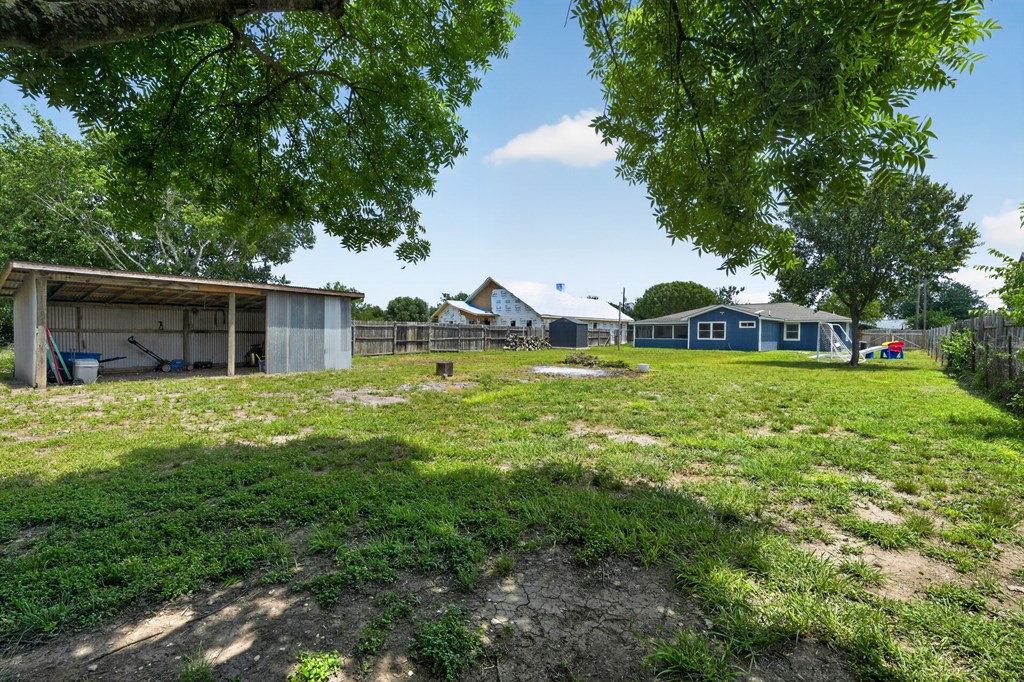 main property photo 27