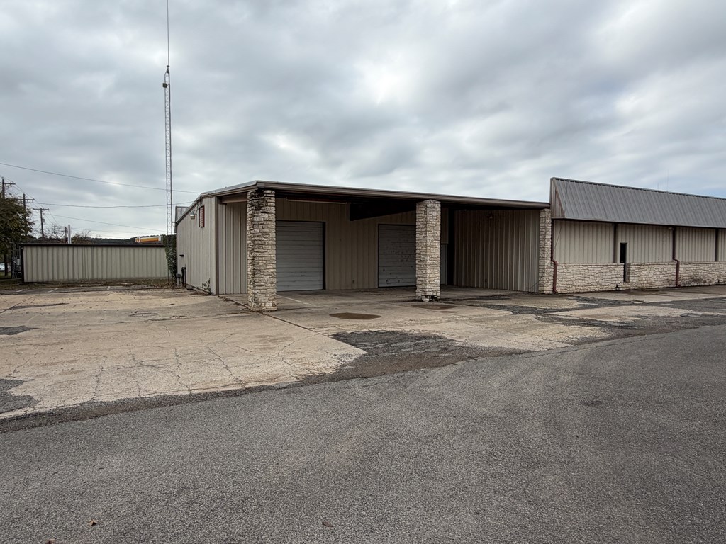 main property photo 16