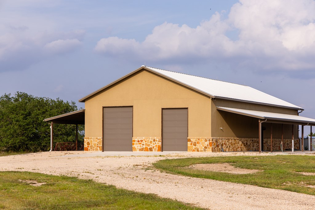 main property photo 40