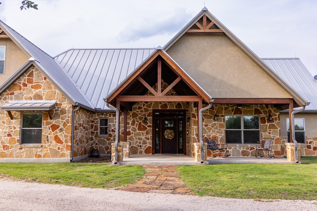 main property photo 6