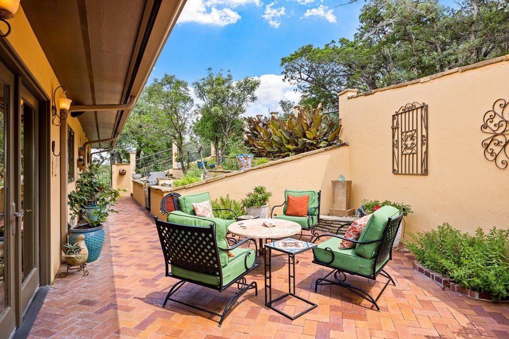 main property photo 31