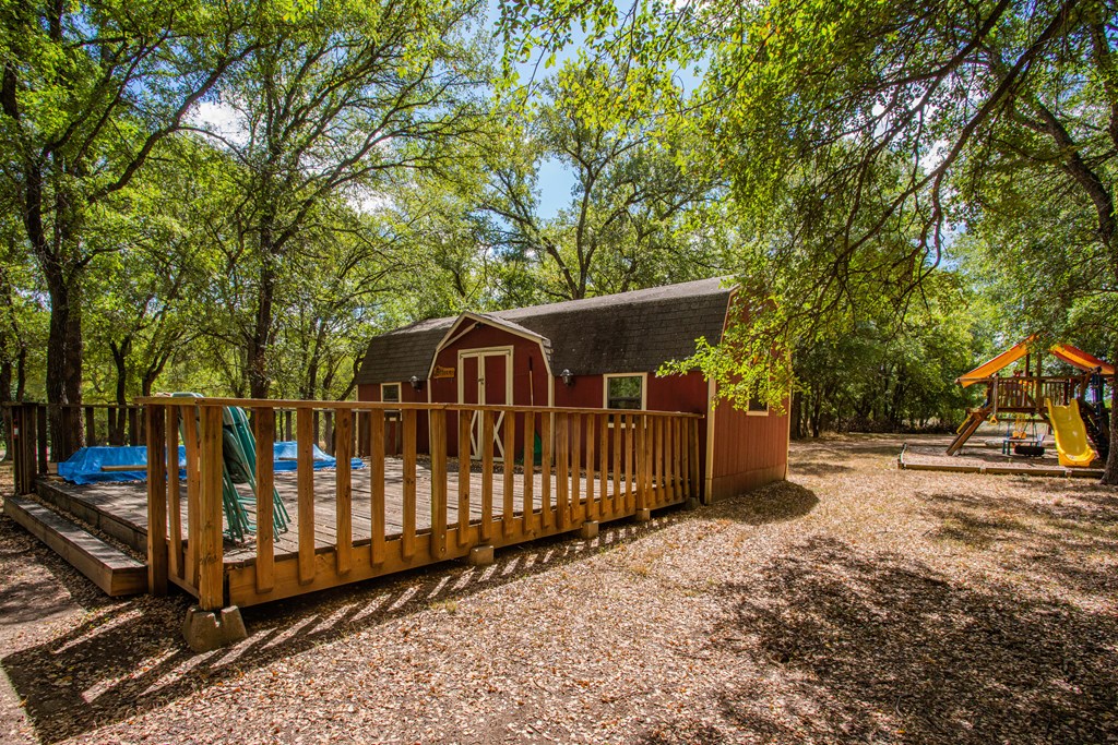main property photo 44