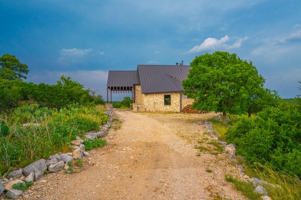 main property photo 41
