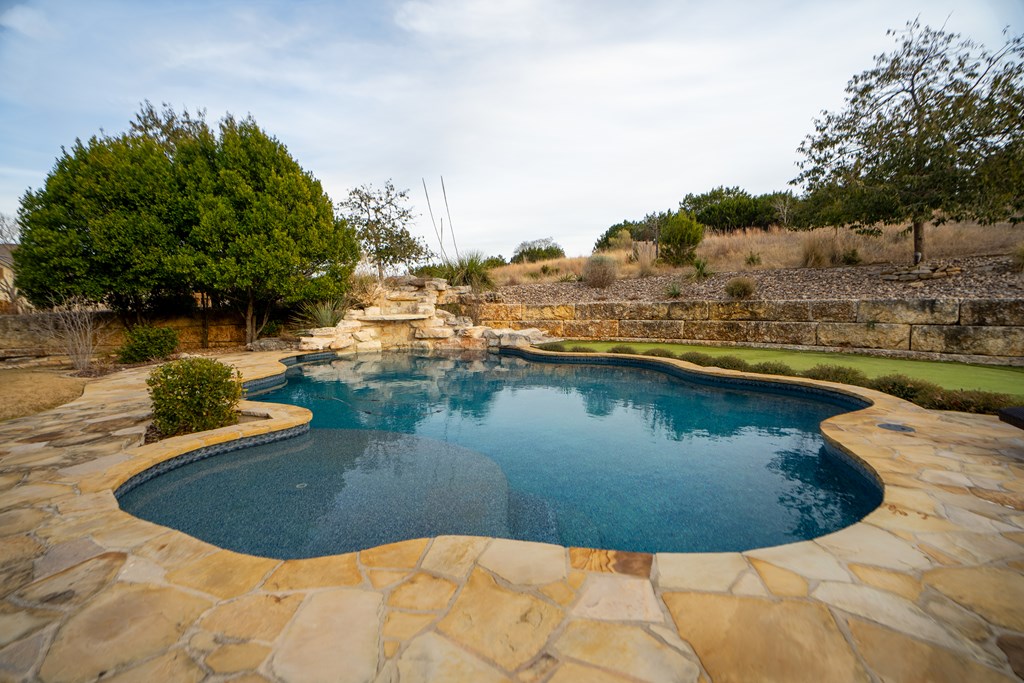 main property photo 50
