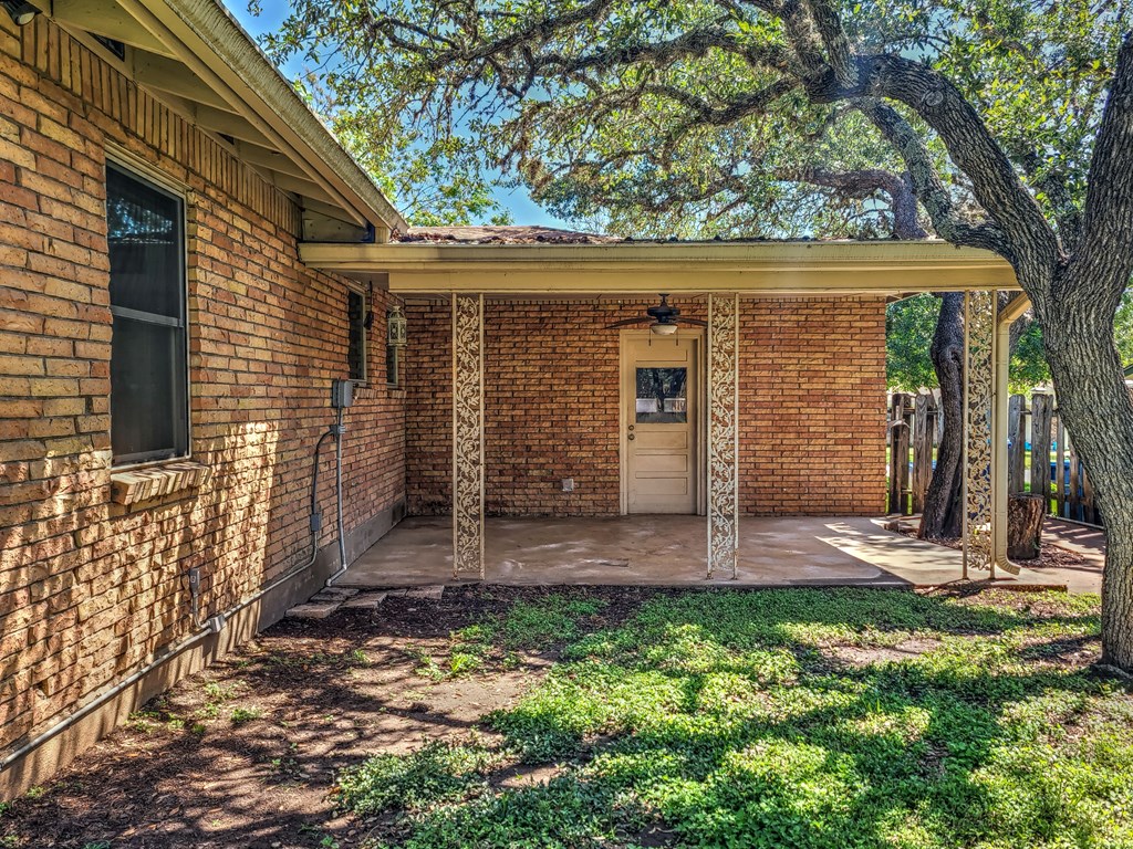 main property photo 23