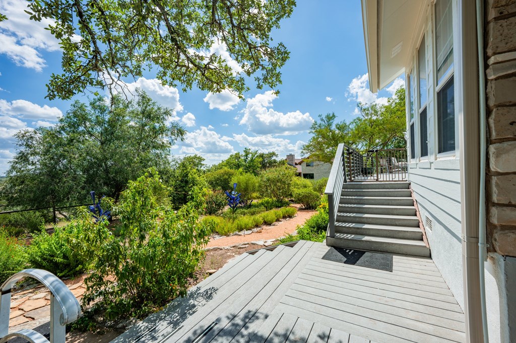 main property photo 40