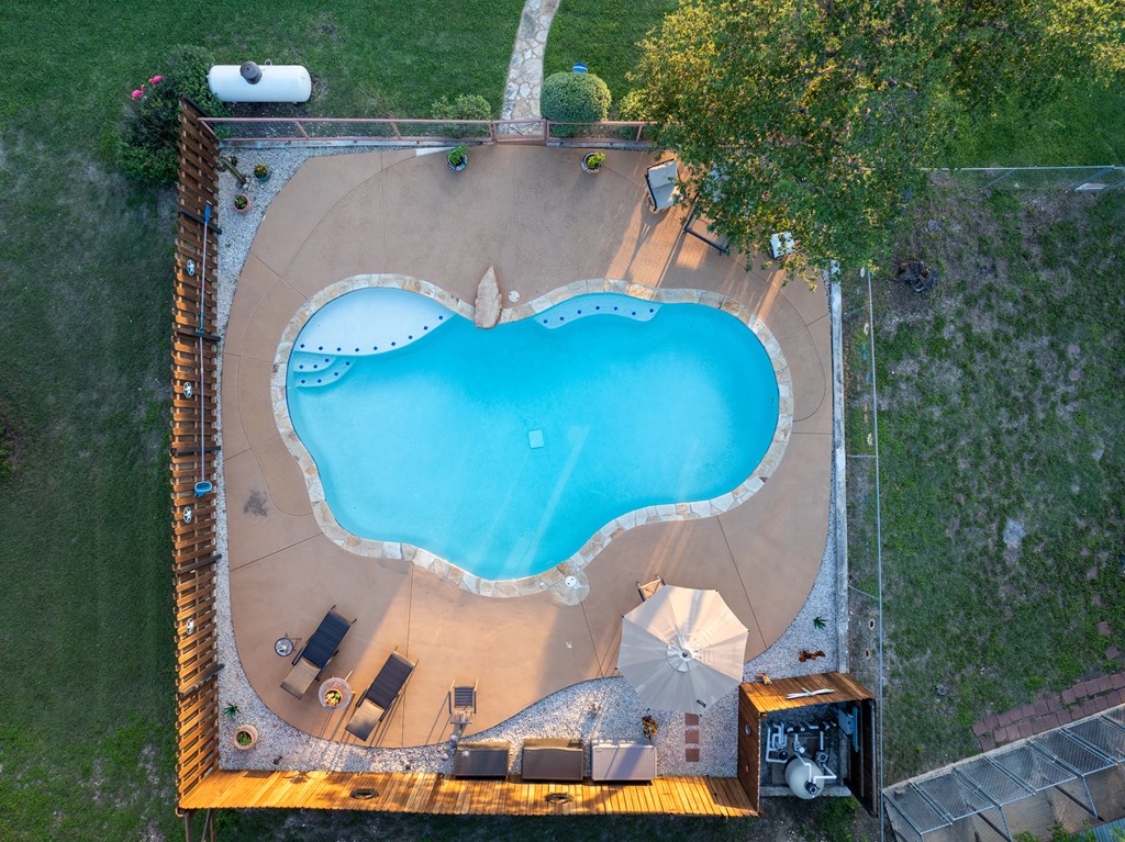main property photo 17