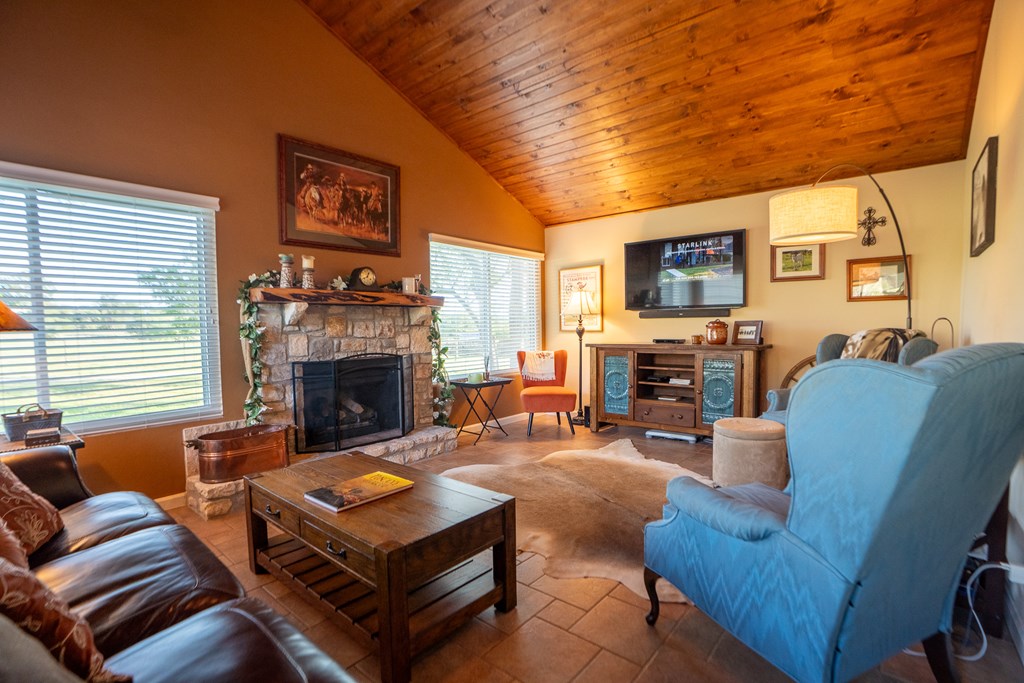 main property photo 26