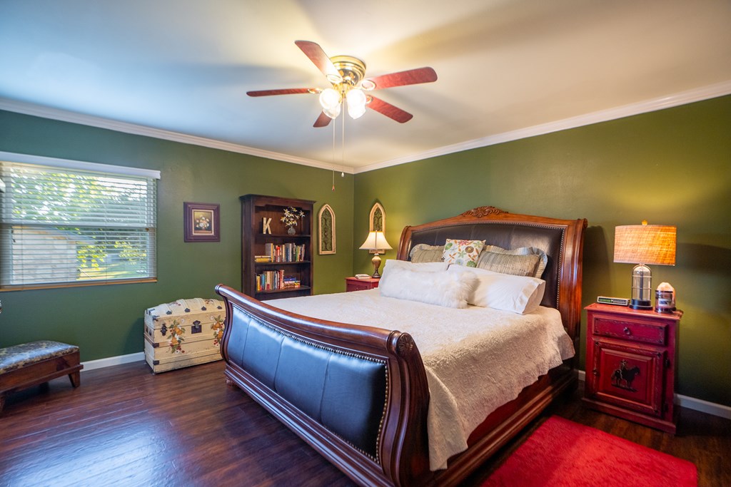 main property photo 6