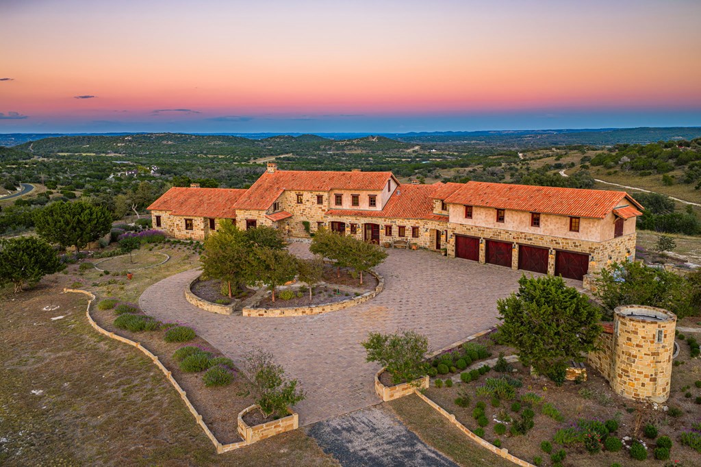 main property photo 5