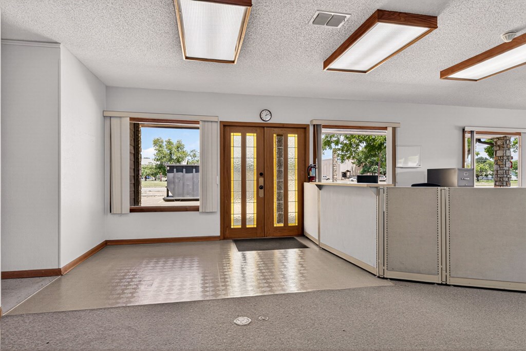 main property photo 17
