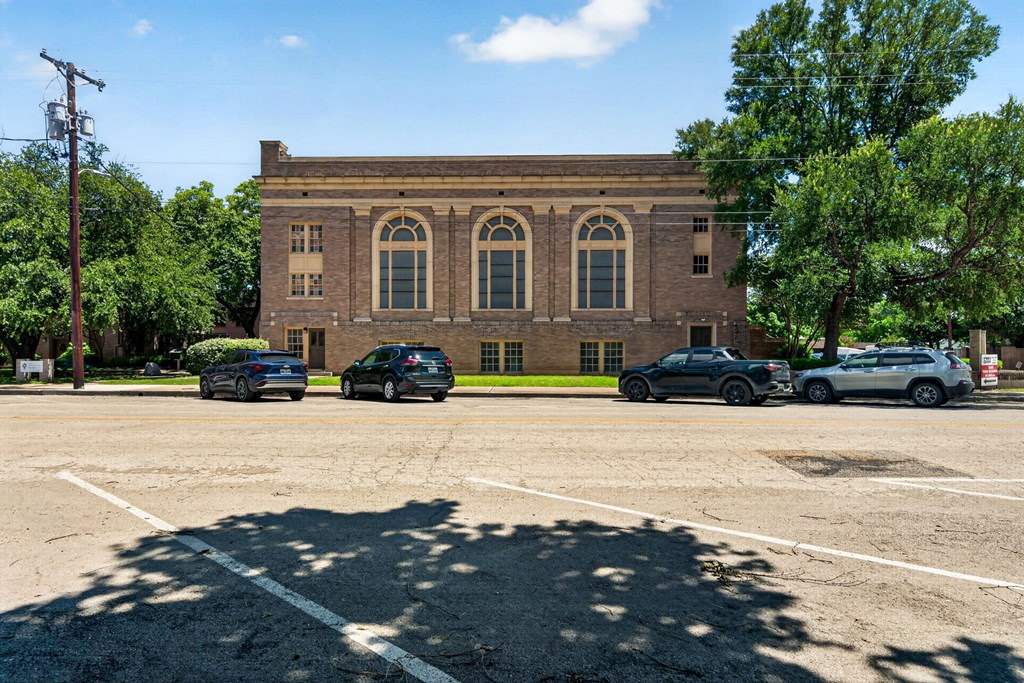 main property photo 29
