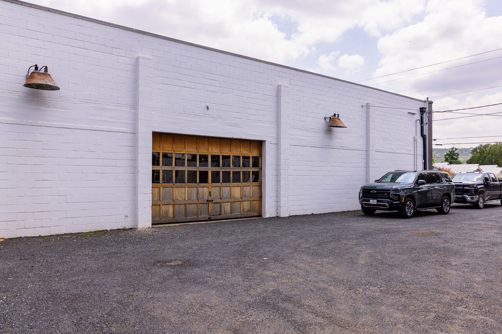 main property photo 16