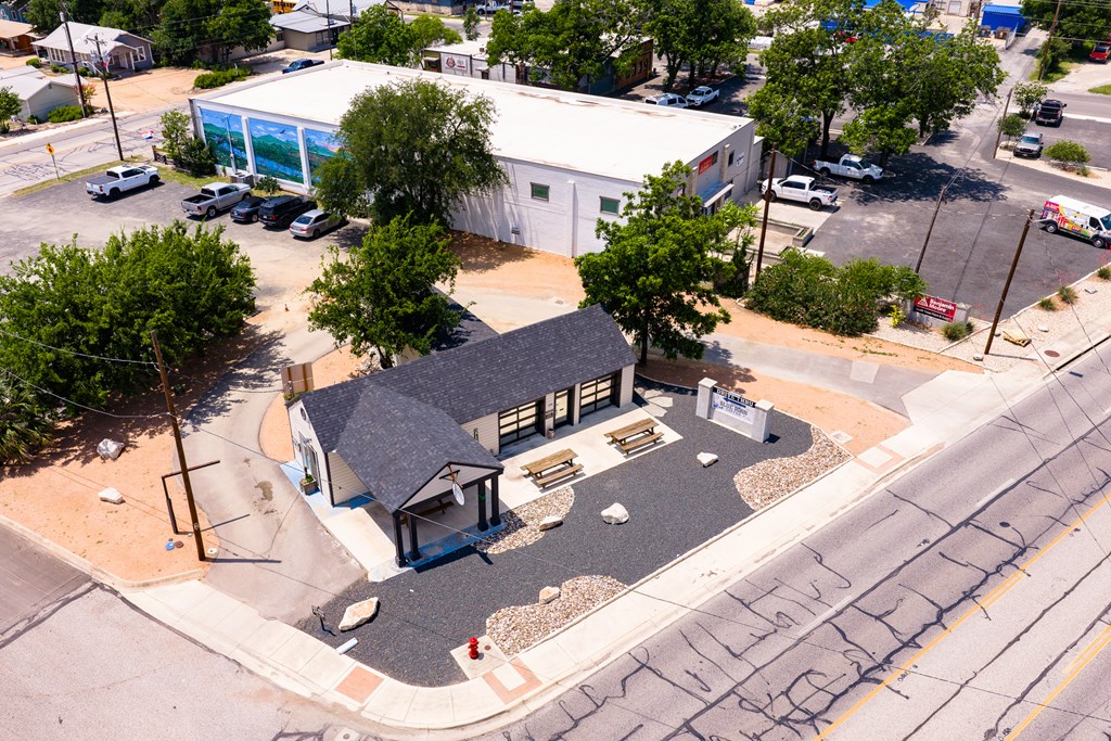main property photo 25