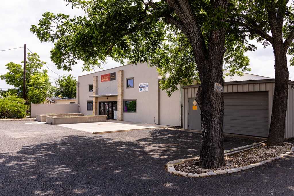 main property photo 8