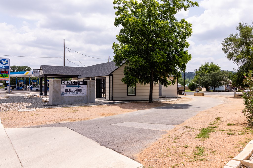 main property photo 24
