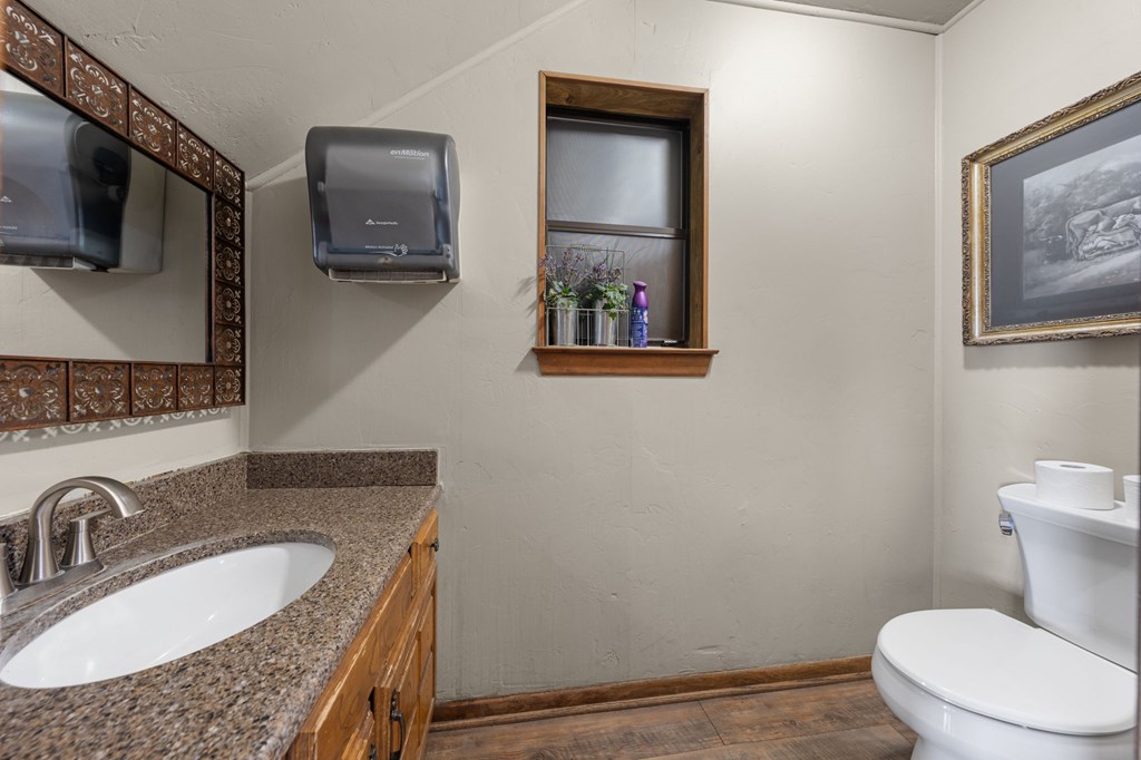 main property photo 11