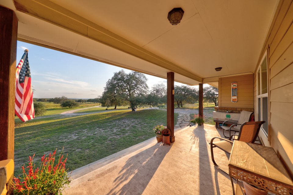 main property photo 6