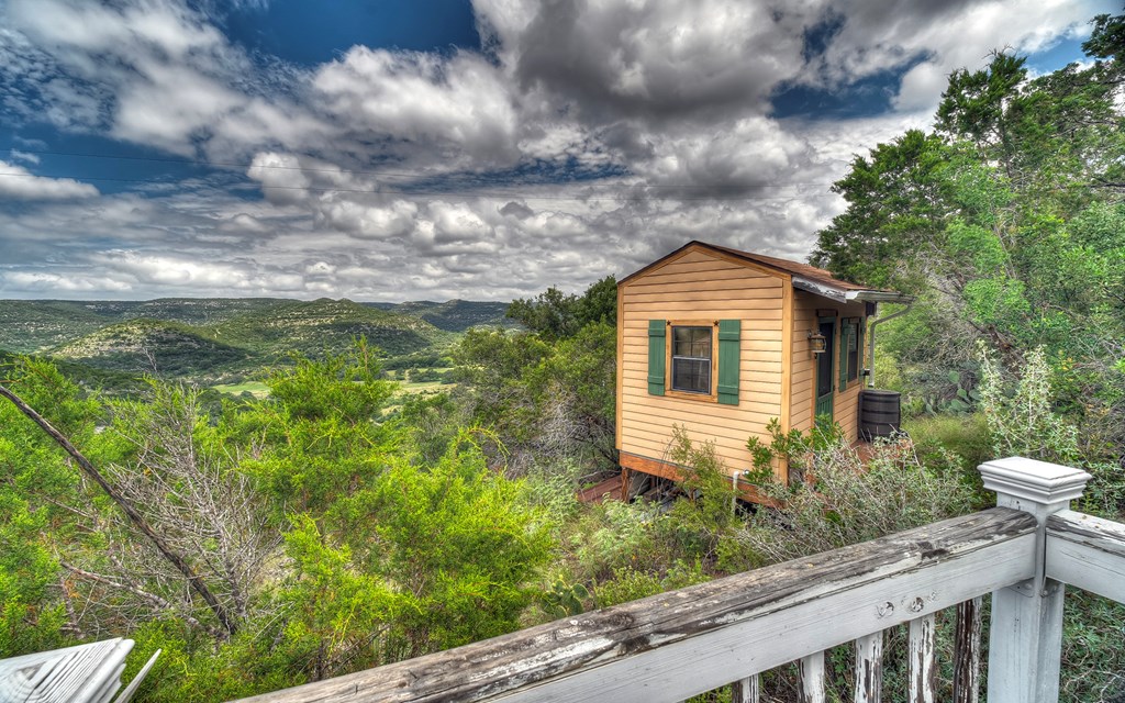 main property photo 40