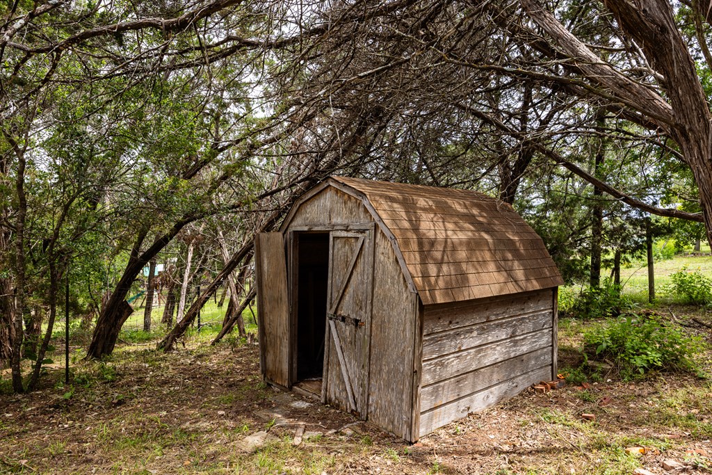 main property photo 22