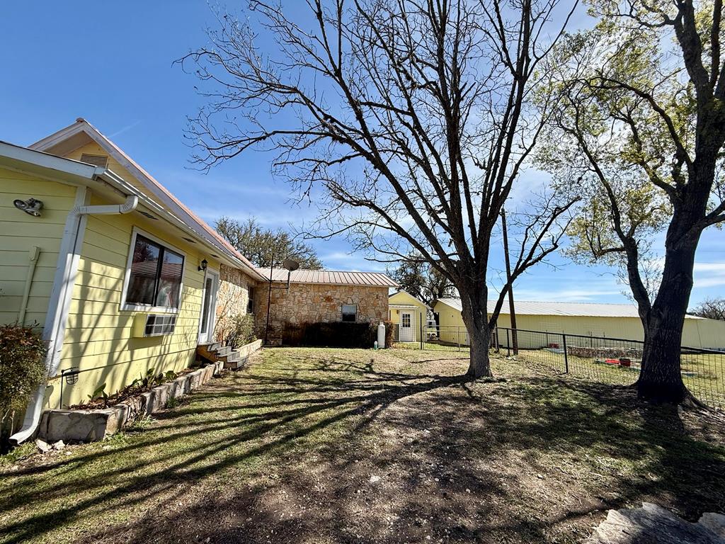 main property photo 10