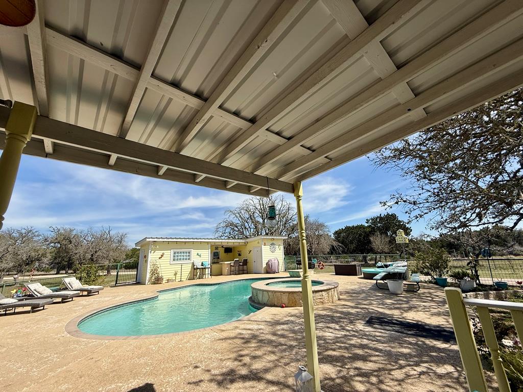 main property photo 16