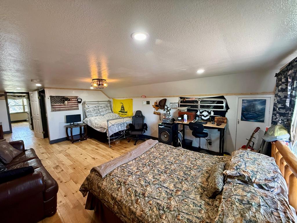 main property photo 67