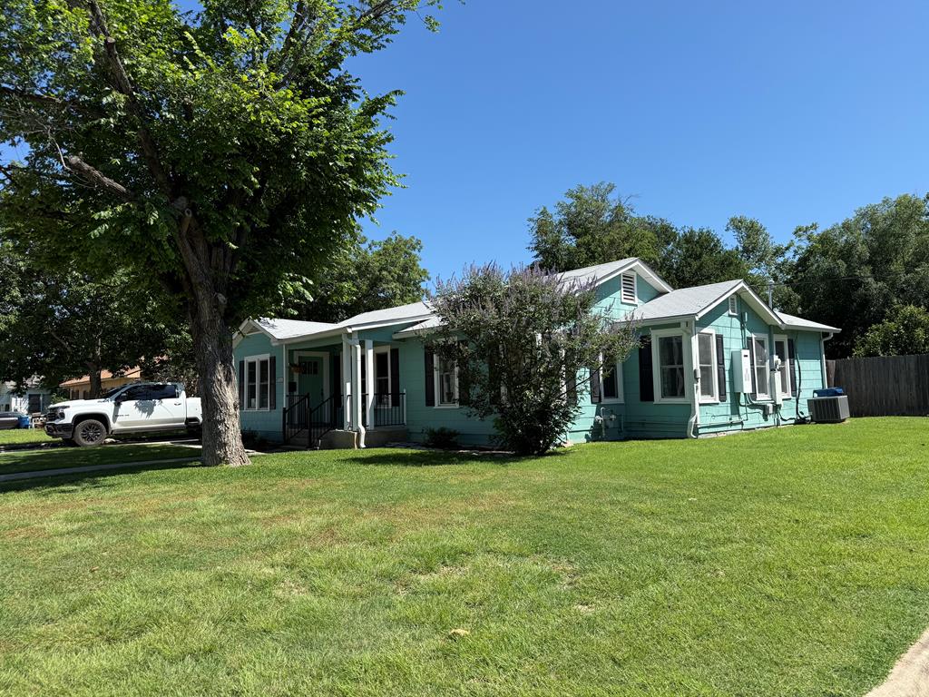 main property photo 11
