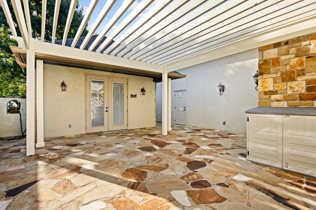 main property photo 10
