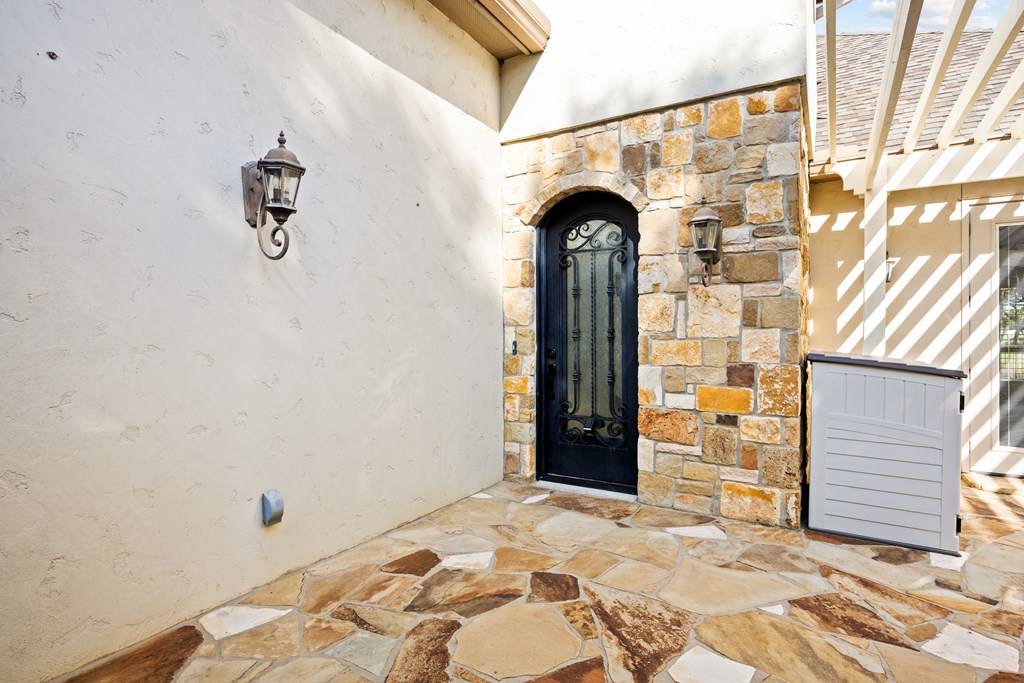 main property photo 12