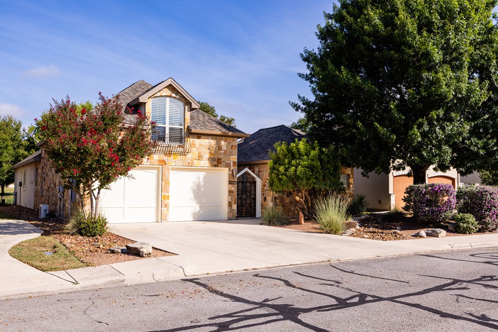 main property photo 4