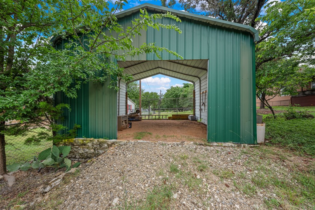 main property photo 17