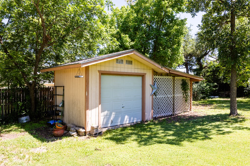 main property photo 38