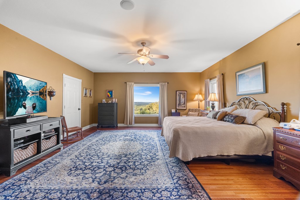 main property photo 25