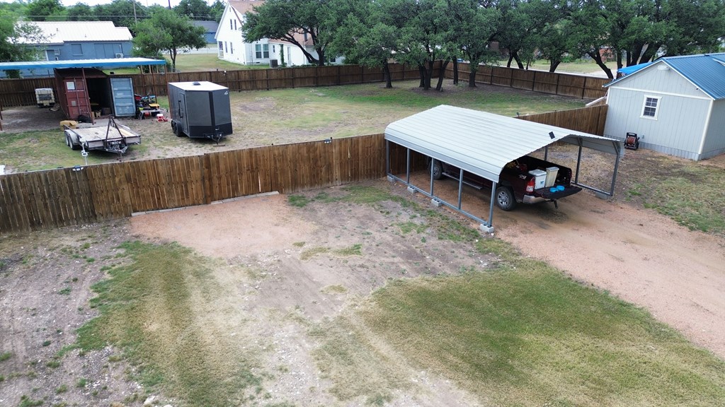 main property photo 32