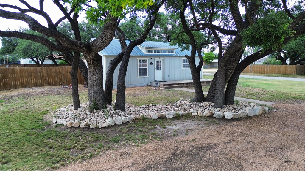 main property photo 34