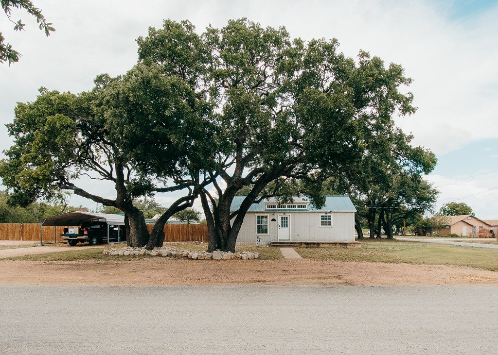 main property photo 37