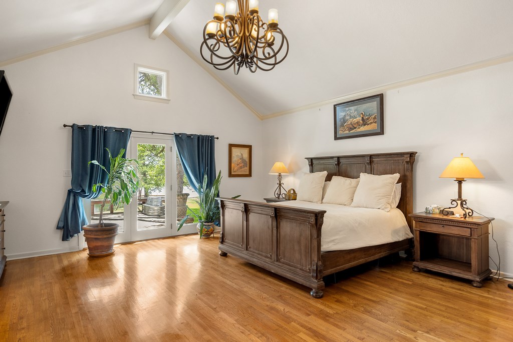 main property photo 17
