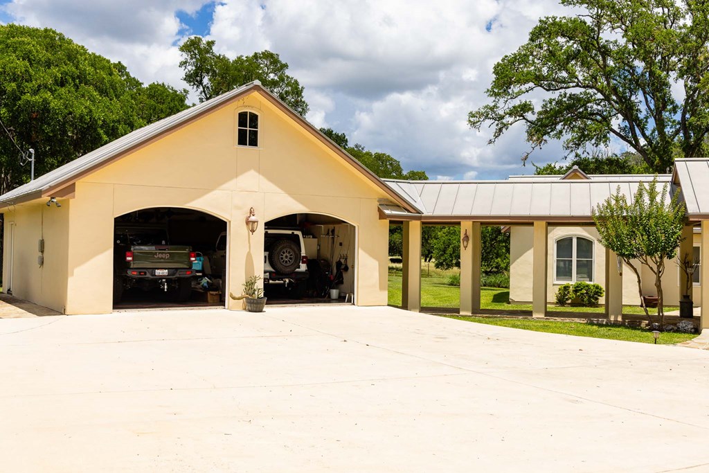 main property photo 32