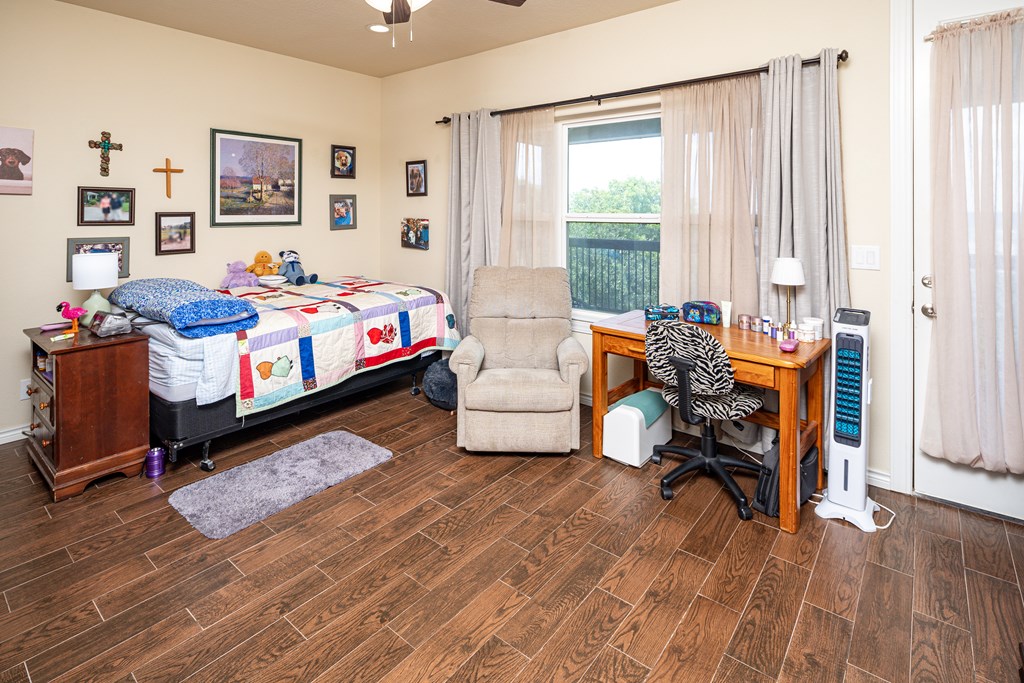 main property photo 21
