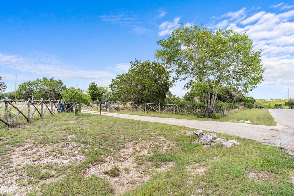 main property photo 40