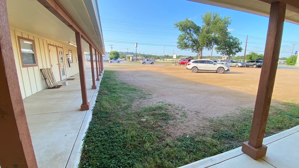 main property photo 9